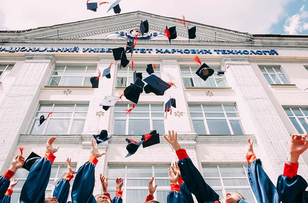 10 причини да завършим средно образование в чужбина