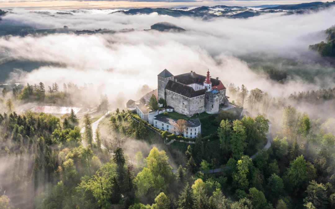 Презентация на Schloss Krumbach International School